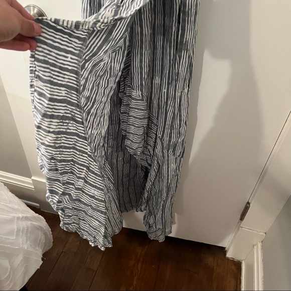 Blue and white off the shoulder ruffle maxi dress - Picture 4 of 5